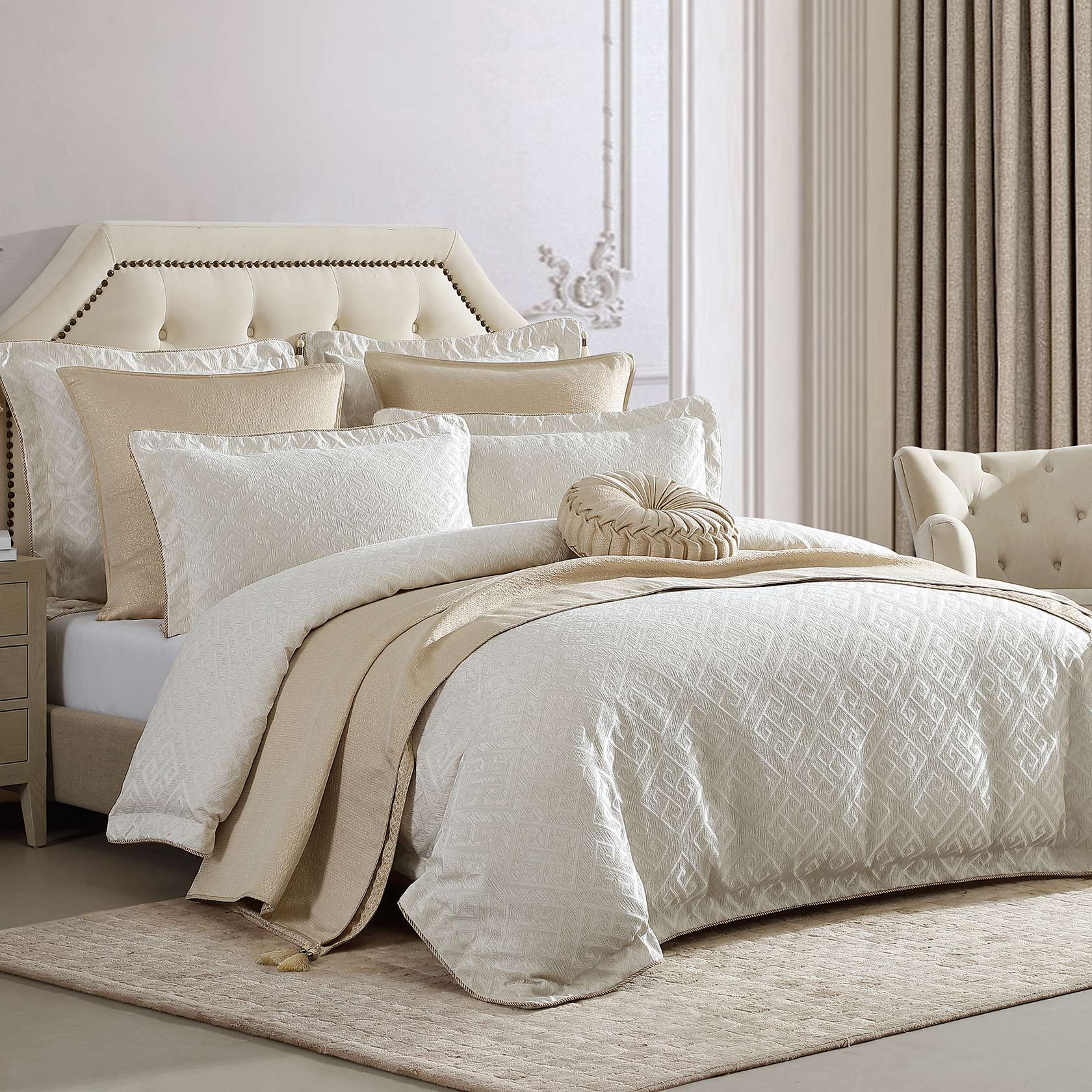 Athena Gold Quilt Cover Set by Davinci