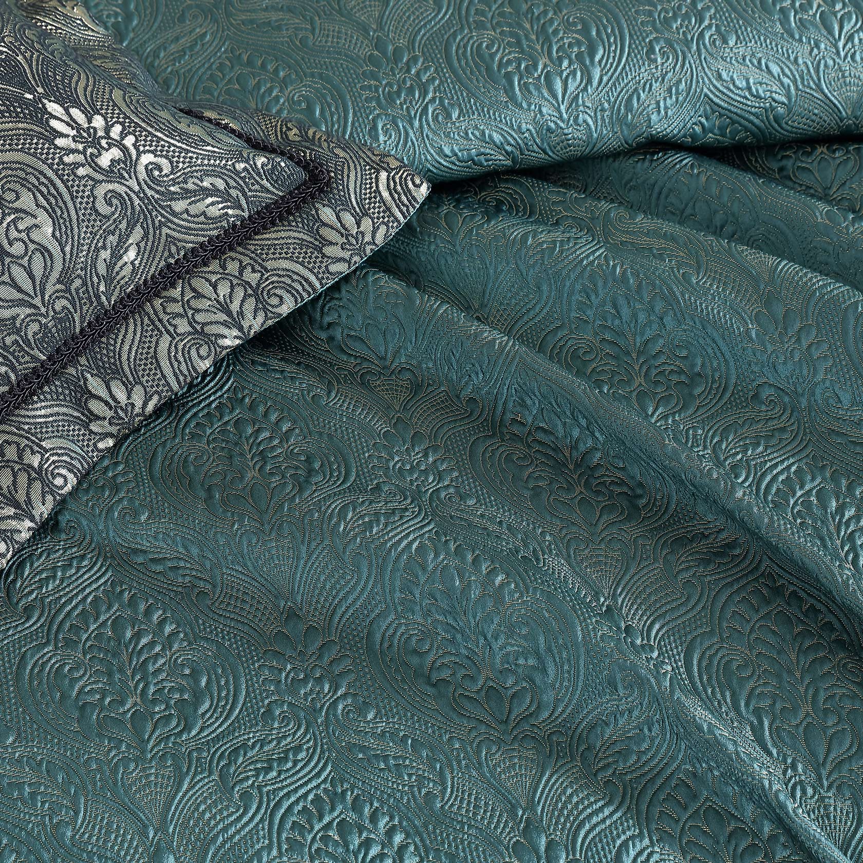 Valencia Emerald Quilt Cover Set by Davinci